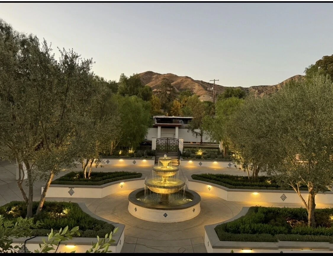 The fountain garden and grounds at Amara Estate
